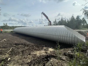 Tootsi1 Installation of a steel bridge structure for renewable energy infrastructure development.